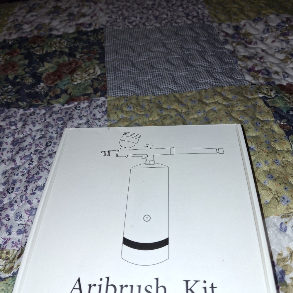 Airbrush Kit - Picture 2 of 2